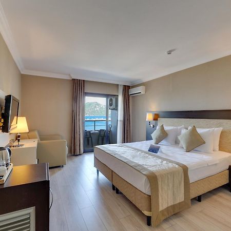 Faros Premium Beach 말마리스 외부 사진