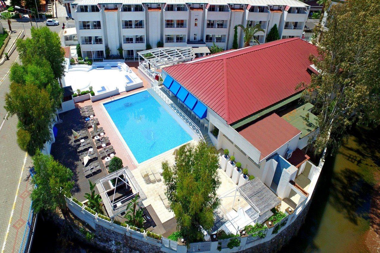Faros Premium Beach 말마리스 외부 사진