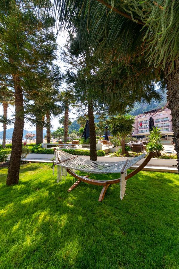 Faros Premium Beach 말마리스 외부 사진
