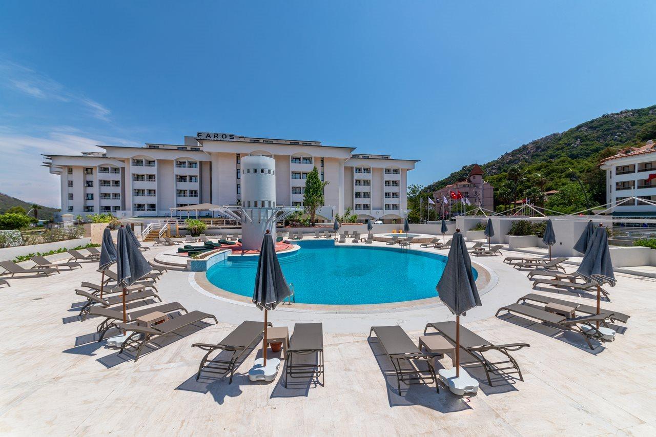 Faros Premium Beach 말마리스 외부 사진