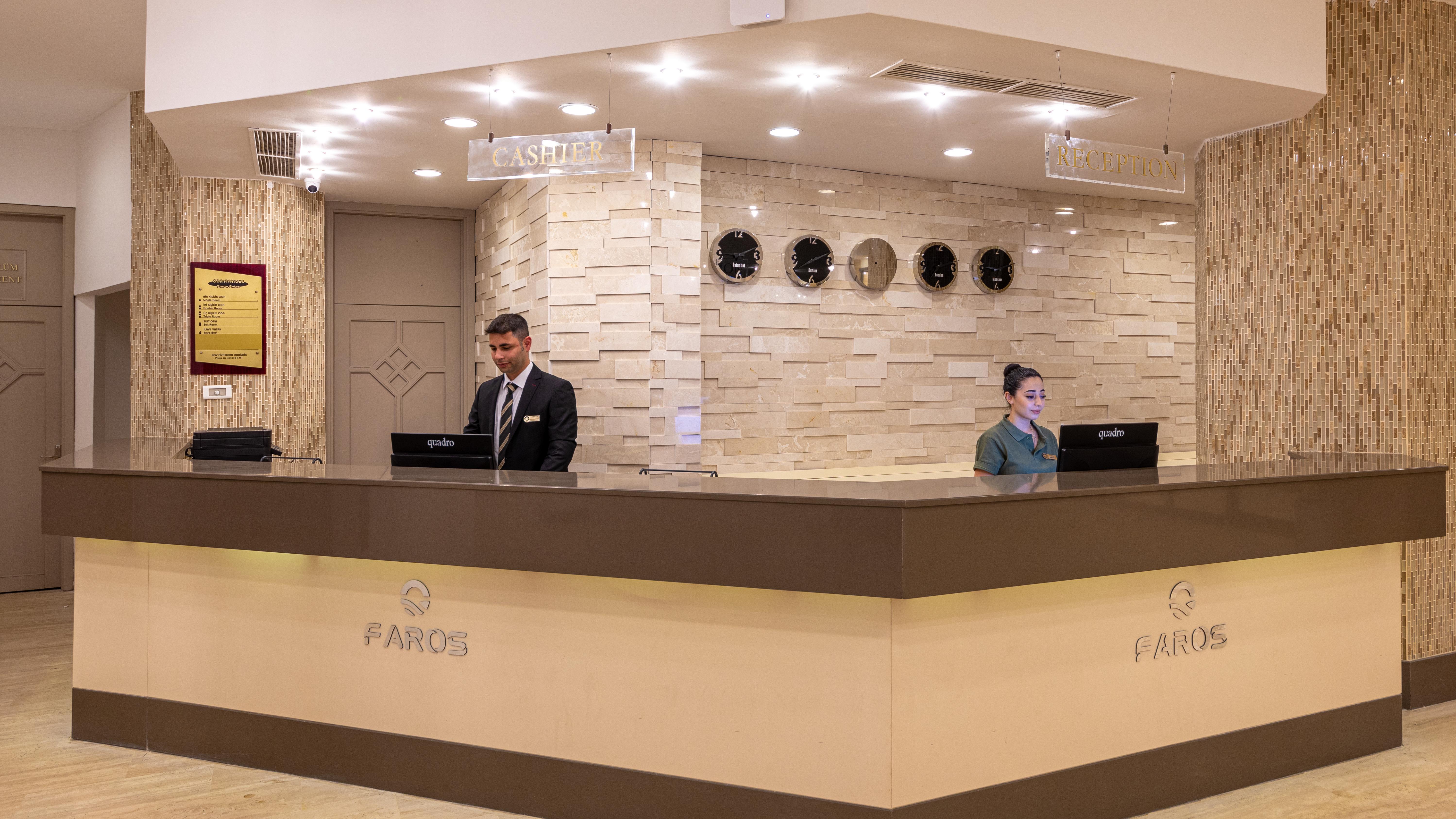 Faros Premium Beach 말마리스 외부 사진