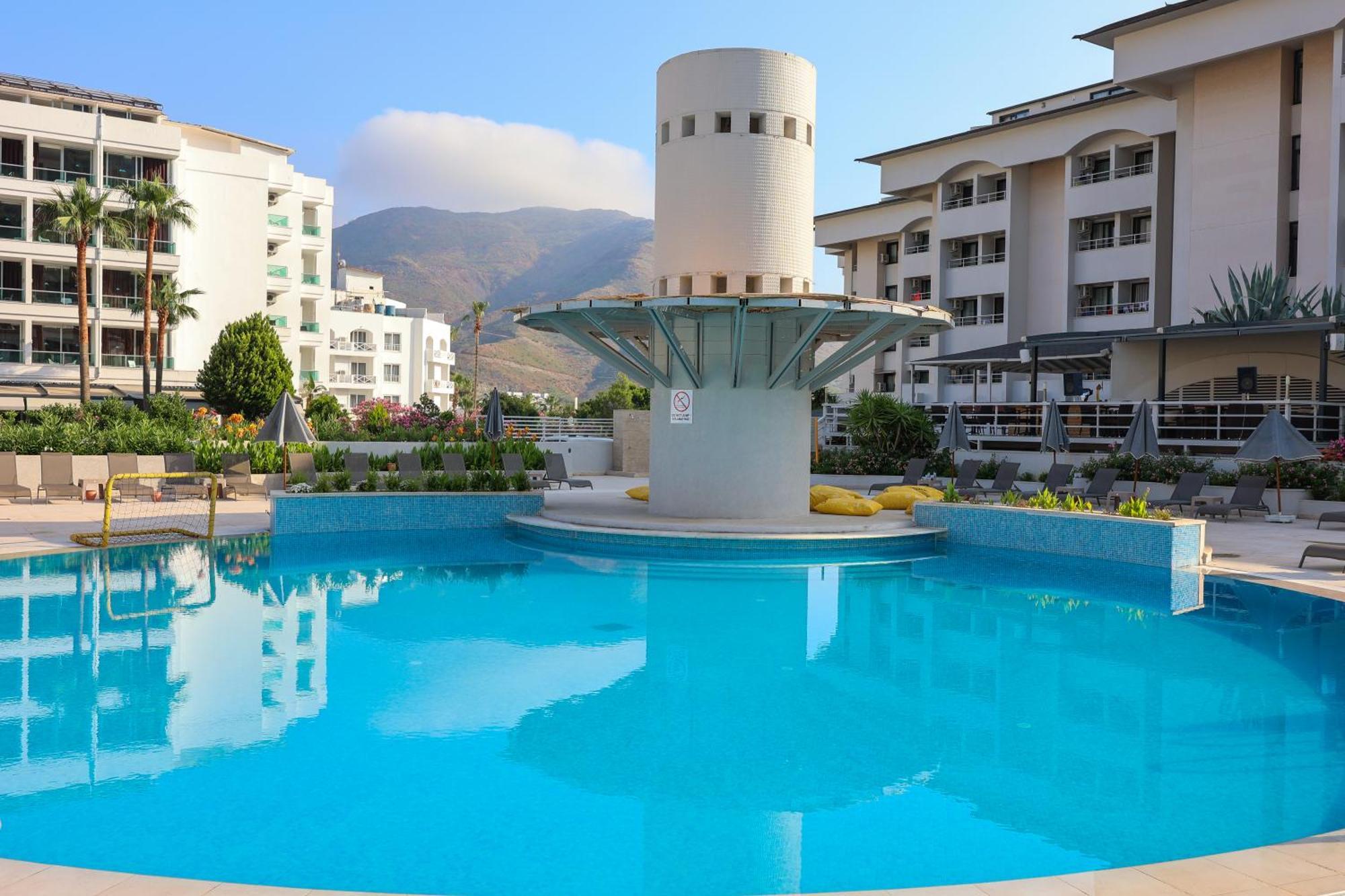 Faros Premium Beach 말마리스 외부 사진