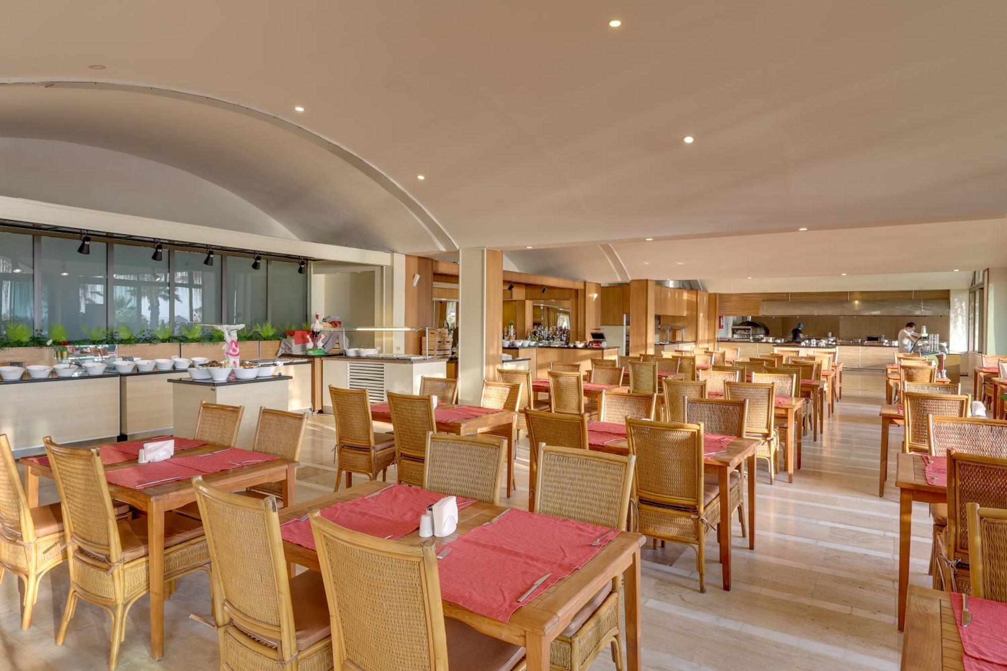 Faros Premium Beach 말마리스 외부 사진