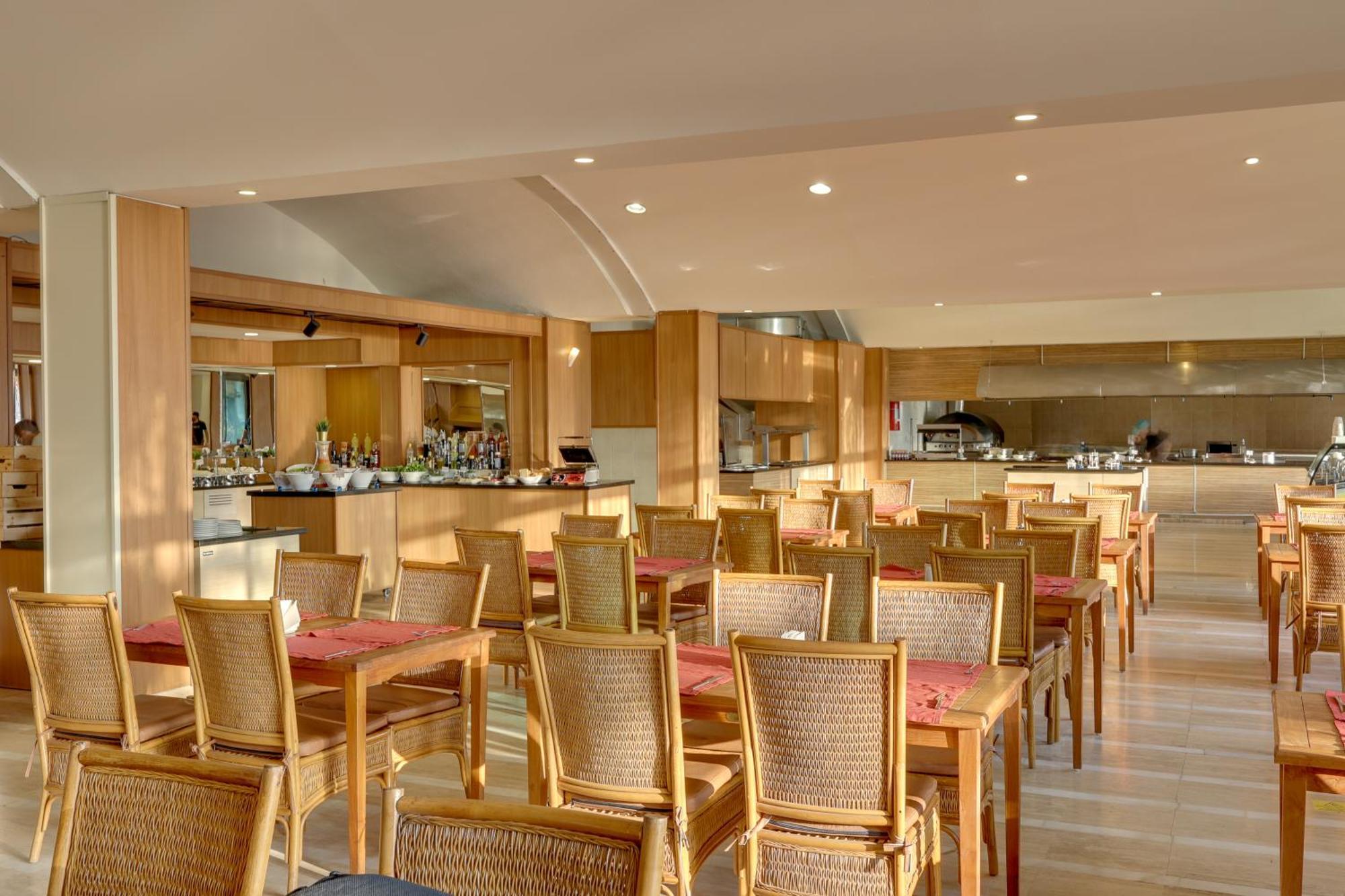 Faros Premium Beach 말마리스 외부 사진