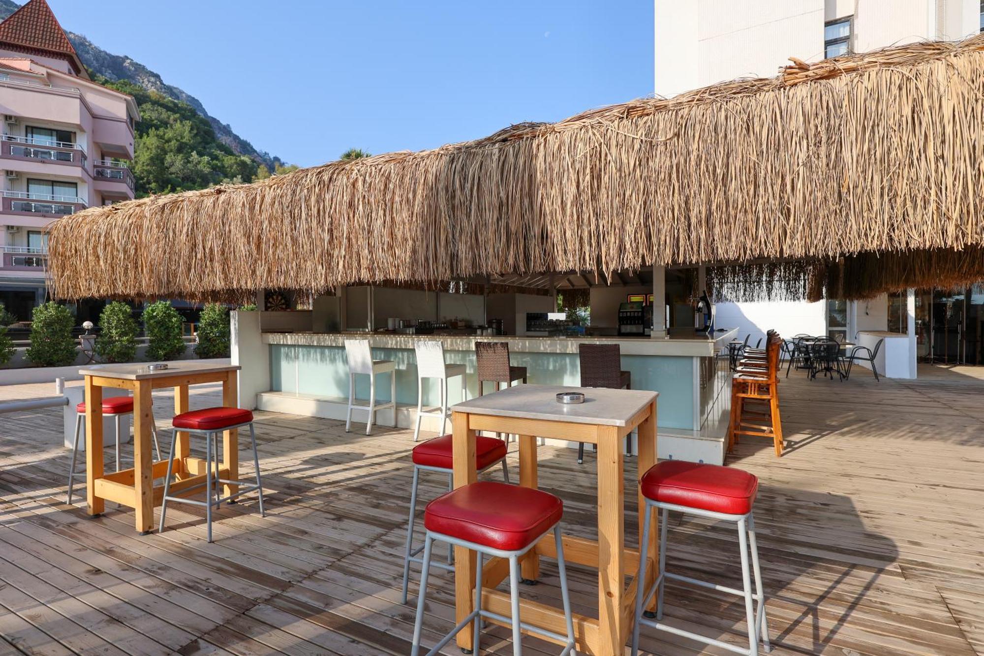 Faros Premium Beach 말마리스 외부 사진