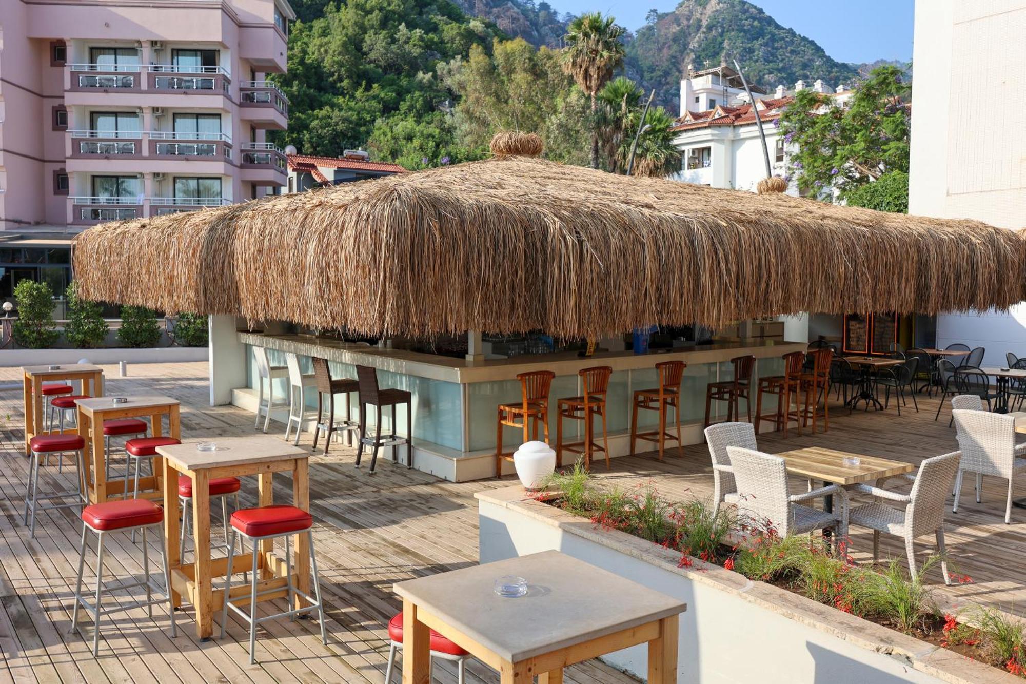Faros Premium Beach 말마리스 외부 사진