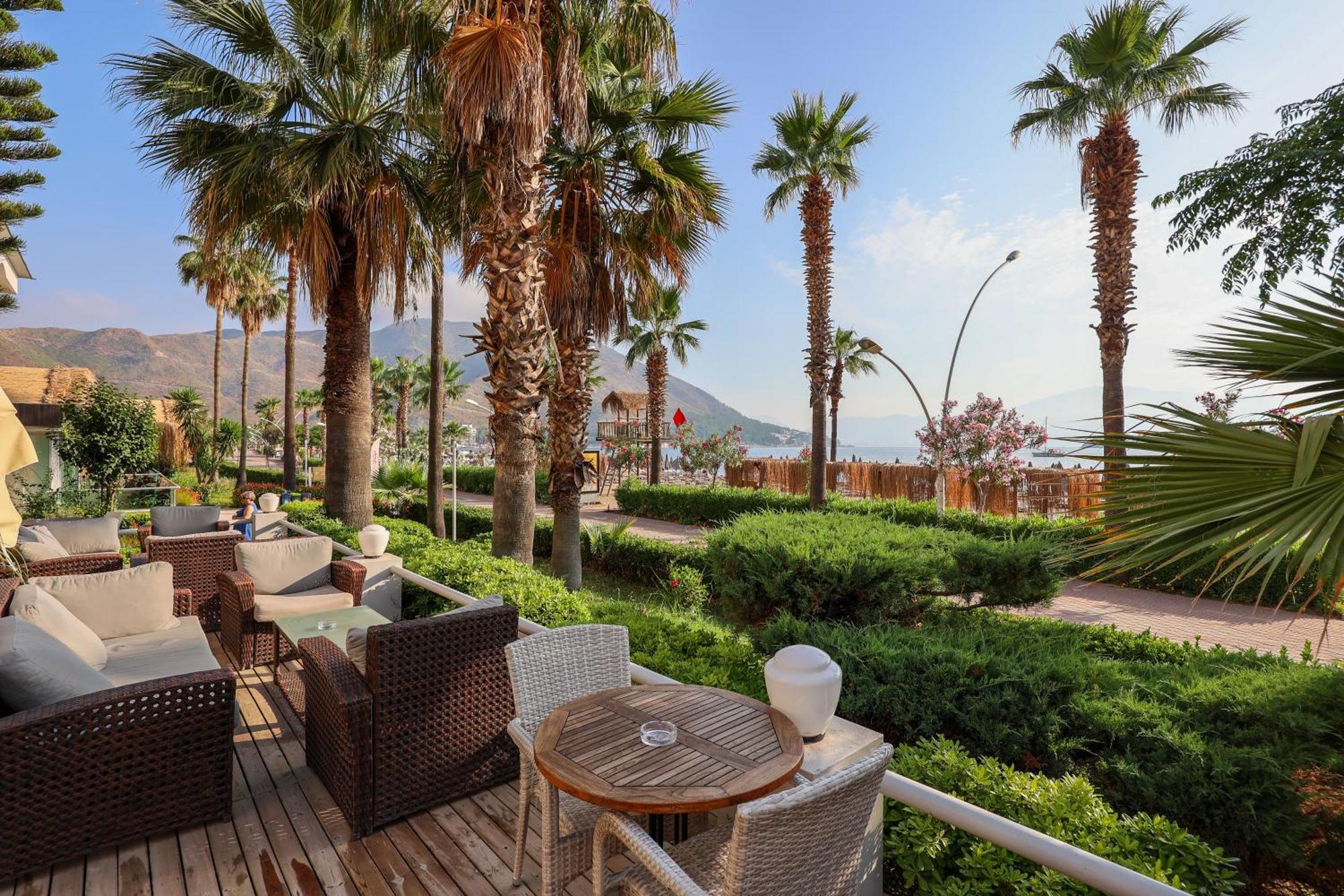 Faros Premium Beach 말마리스 외부 사진