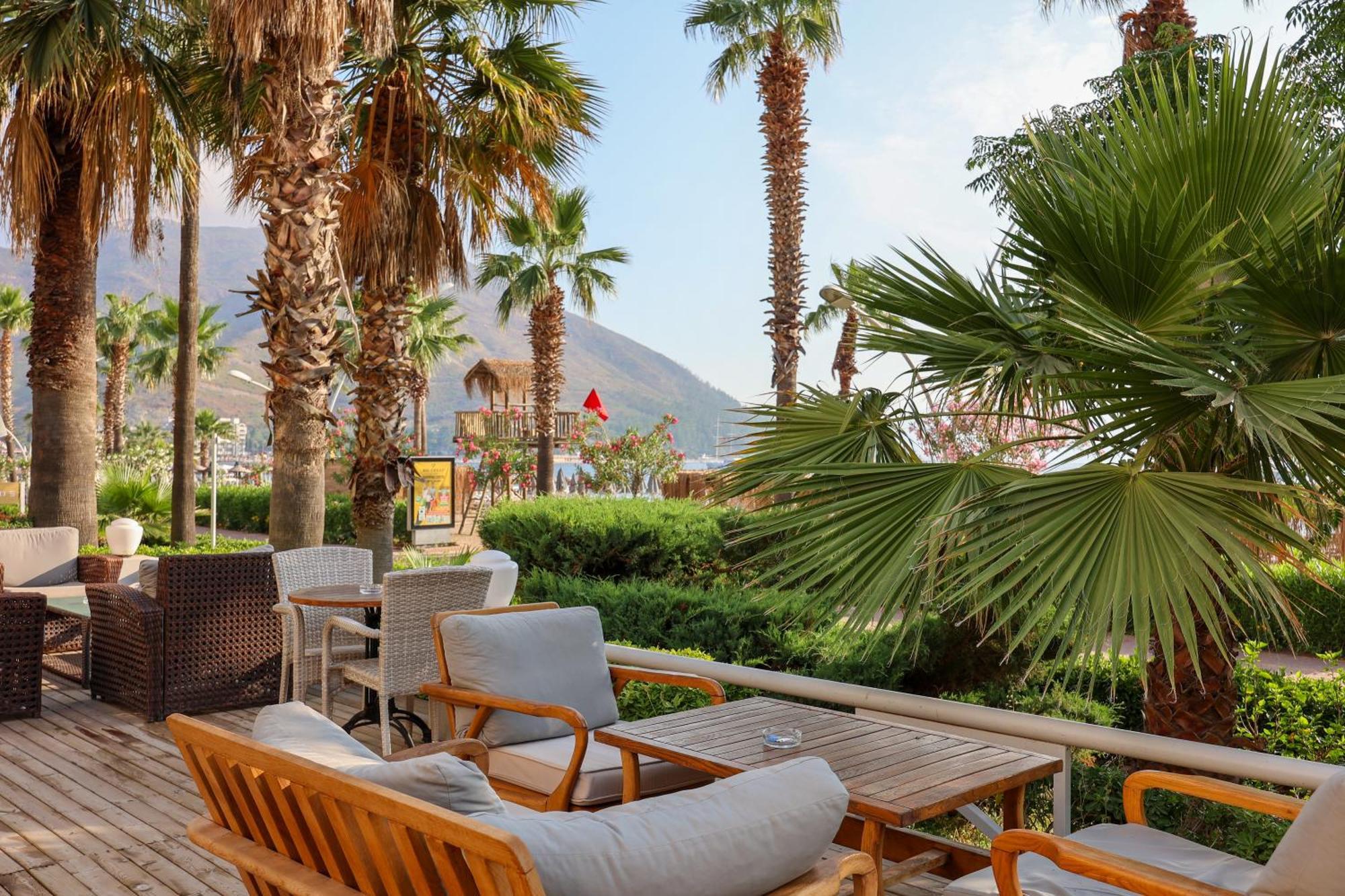 Faros Premium Beach 말마리스 외부 사진
