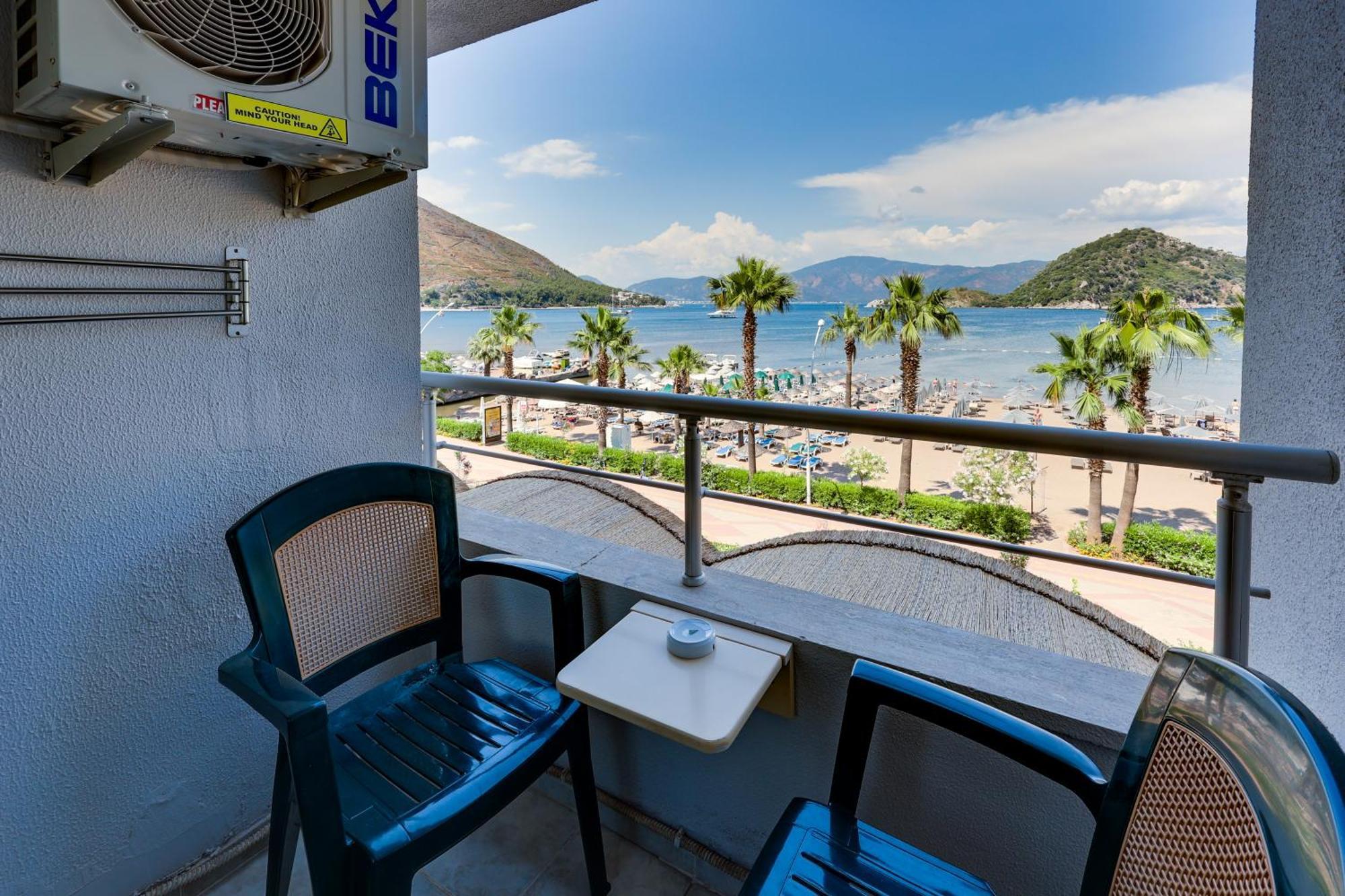 Faros Premium Beach 말마리스 외부 사진